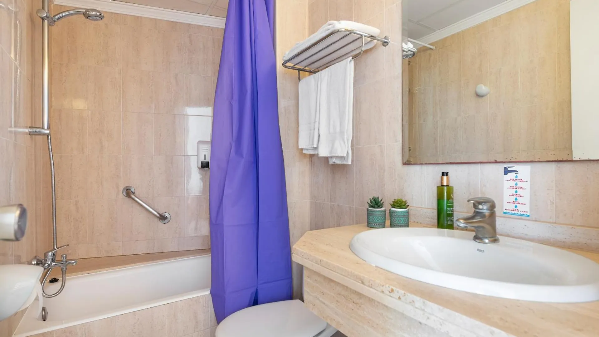 アパート Apartamentos Playa Marina カラ・フェレーラ