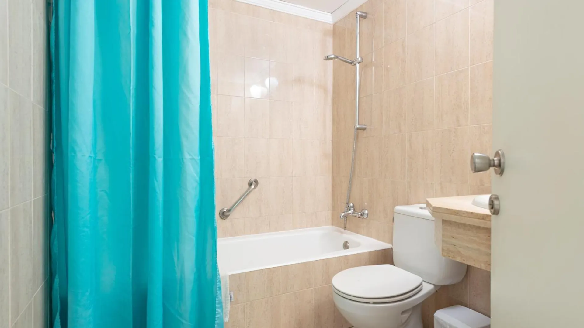 Apartamentos Playa Marina カラ・フェレーラ